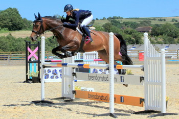 Samantha Smith Scoops KBIS Insurance Senior British Novice Second Round Victory at Pyecombe Horse Show